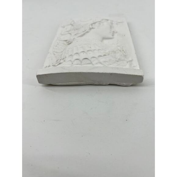 Vintage Renaissance Plaster Relief Roman Soldier - Picture 4 of 6